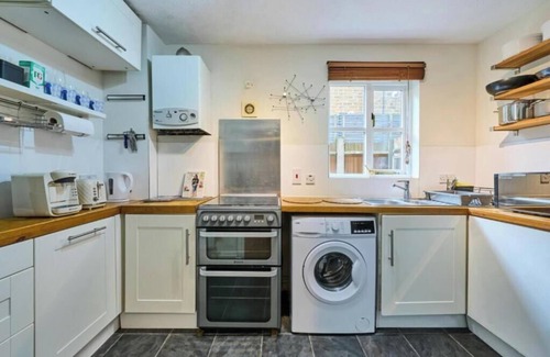 Peckham Rye Apartment | Comfy Stay East Dulwich - Close to Trendy Pubs