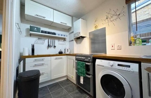 Peckham Rye Apartment | Comfy Stay East Dulwich - Close to Trendy Pubs