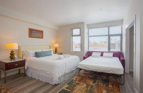 Bankers Hill Apartment | Comfy Studio with Cali King Size Mattress