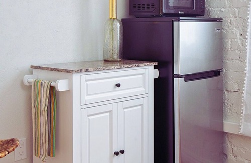 Westlake Apartment | Comfy Sunlit Queen Studio! Pet friendly! Near DTLA