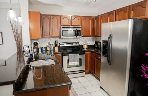 Cooper City House | Comfy Townhouse 2 Bedrooms, Patio, Parking - Cooper City, Florida