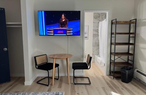 Whyte ave Hotel | Commercial Hotel