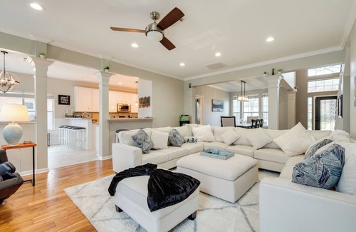 Tomball Cottage | Community Perks at Luxe Houston Area Home!