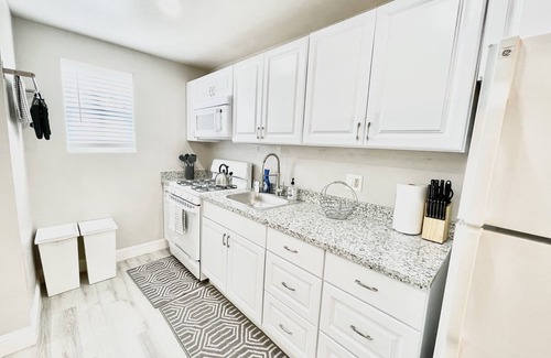 Prescott Condo | Commuter's Dream #1 | 2BR 1BA Condo | 8 min to SF