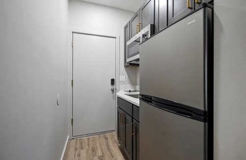 Middletown Apartment | Compact Studio Suite Couples or Solo Travelers