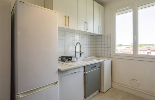 Arnaud Bernard Apartment | Compans airport shuttle congress center