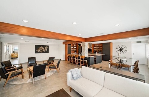 Orlando Beach Resort | Compass 2BR Suite - Gourmet Kitchen - Water view