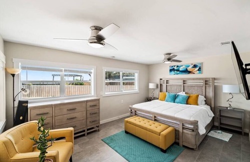 Orlando Beach Resort | Compass 2BR Suite - Gourmet Kitchen - Water view