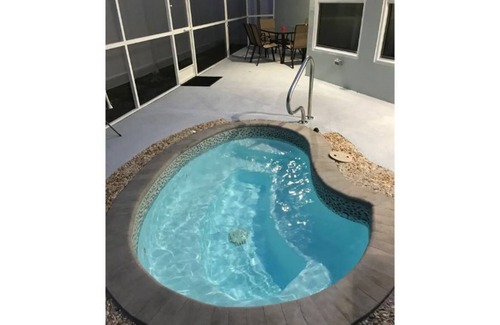 Bayshore Gardens House | Complete remodeled 2000 sqf under AC home with out door heated jacuzzi .