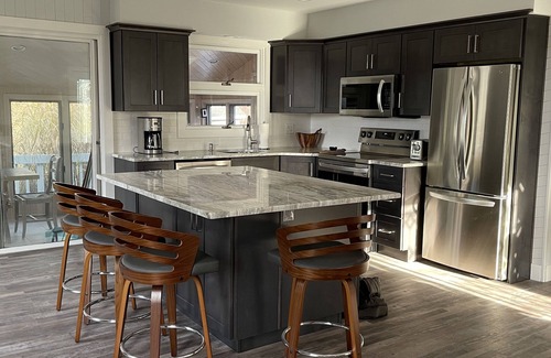 Frankford House | Completely remodeled Culver Lake home