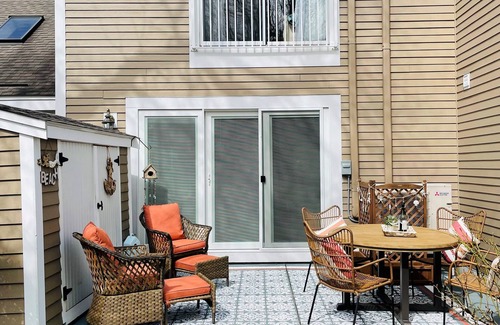 Brewster Condo | Completely remodeled Billington townhouse with delightful decor offering two large upstairs bedrooms