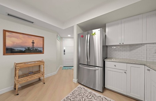 Sanibel Condo | Completely renovated one bedroom on the beach, 65' Samsung TV tennis, pool.