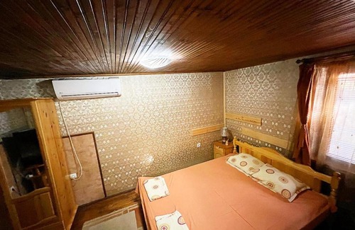 Elena House | Complex Ristanite