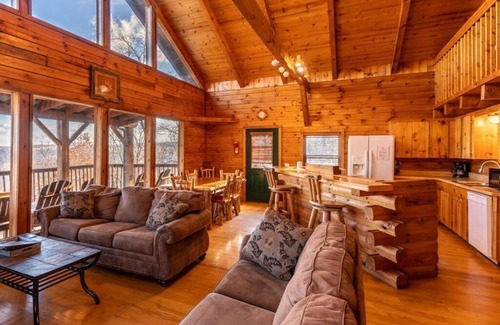 Ponca Condo | Compton Mountain Cabin w/ Big Mountain Views
