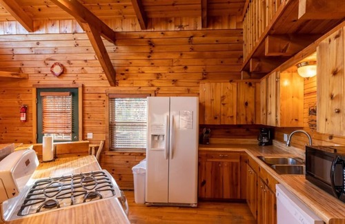 Ponca Condo | Compton Mountain Cabin w/ Big Mountain Views
