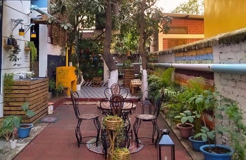 Sualkuchi House | Concept space . Homestay . Backpacker's Hostel in the heart of Guwahati city.