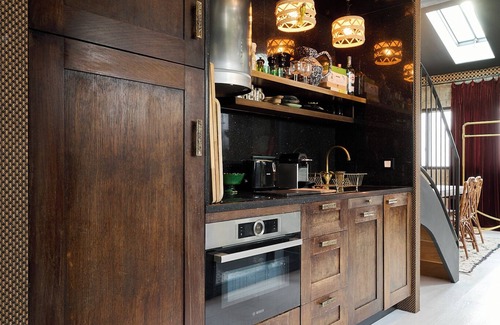 Quartier de la Place-Vendome Apartment | Concorde & Louvre design loft w/2-bedroom, WiFi, AC.