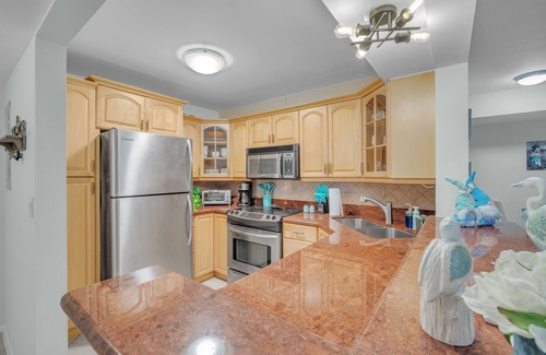 Lauderdale-by-the-Sea Condo | Condo 1 min from the beach with nice balcony with great sunsets