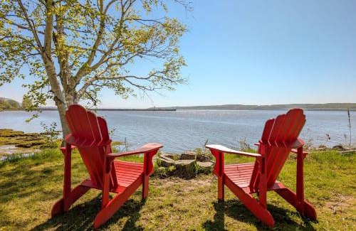 Ste Anne de Beaupre Apartment | Condo 1 - Waterfront with SPA Fireplace & Barbecue