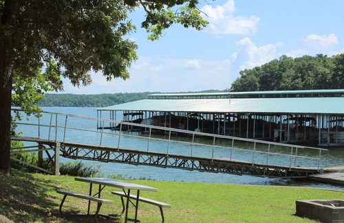 Almo Condo | Condo #18 at Kentucky Lake's Lynnhurst Family Resort