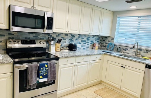 Venice Gardens Condo | Condo Close To The Beach