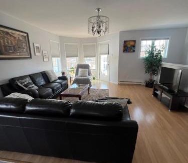 Brossard Apartment | Condo de charme familial