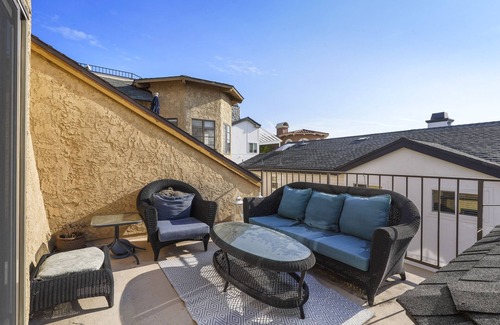 South Redondo Condo | Condo In Redondo Beach. Close To The Ocean & Beach.