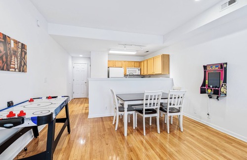 Cherokee Triangle Condo | Condo in the Highlands walkable to restaurants, bars, and shopping