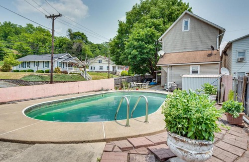 Bath Apartment | Condo Rental with Pool Access about 11 Mi to Allentown!