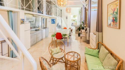 Old Town Apartment | CondoNice