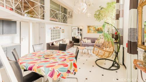 Old Town Apartment | CondoNice