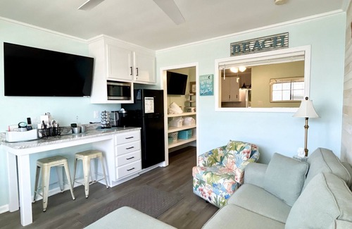 Ocean Isle Beach Condo | Condotel- 2nd Floor, Close to it ALL!