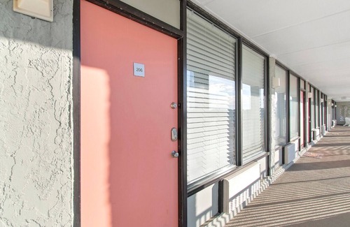 Ocean Isle Beach Condo | Condotel- 2nd Floor, Close to it ALL!