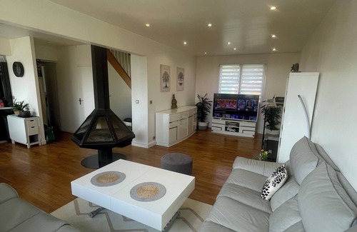 Pierrefitte-sur-Seine House | Confortable Maison de Famille 8 à 12 Personnes