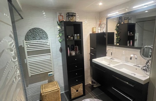 Pierrefitte-sur-Seine House | Confortable Maison de Famille 8 à 12 Personnes