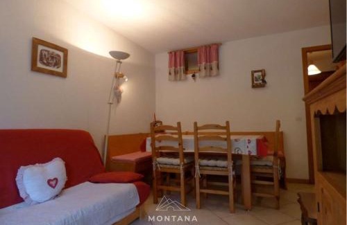 Le Grand-Bornand Apartment | Confortable 2 Pièces + Cabine pour 4 Personnes au Centre-Ville, Terrasse, Proche Navettes - FR-1-458-169