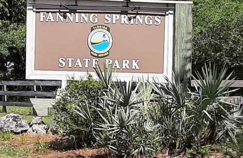 Chiefland House | Connect with Nature at this Peaceful home near by multiple springs and trails .