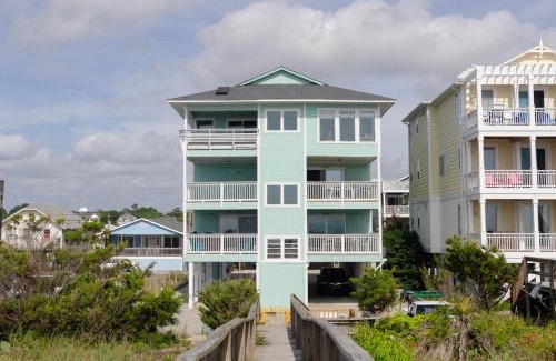 North Carolina Coast House | Connollys Salty Daze by Bryant Real Estate