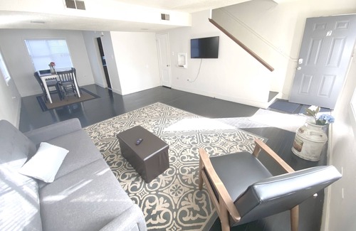 Ruston Condo | Connor Townhouse Condo Near Downtown