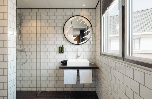 Overtoomse Sluis Hotel | Conscious Hotel The Tire Station