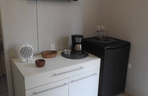 Santa Rita de Ouro Preto House | Container em Ouro Preto: Represa Mata Caiaque Bike