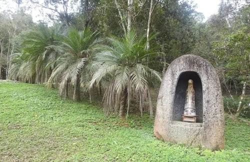 Santa Rita de Ouro Preto House | Container em Ouro Preto: Represa Mata Caiaque Bike
