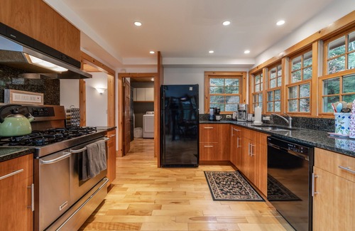 White River Junction House | Contemporary Upper Valley vacation rental w/10 acres of private land