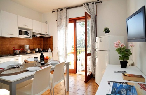 Lignano Sabbiadoro Apartment | Contemporary apartment by the lagoon