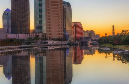 Tampa Heights Apartment | Contemporary 1-Bedroom Private Bungalow Walk to Armature & Riverwalk