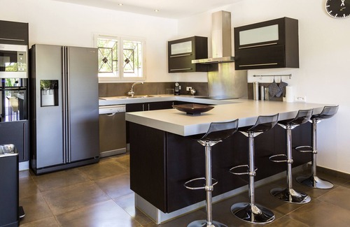 Arca Villa | Contemporary 160m² villa for 8 people with heated, secure swimming pool and Spa