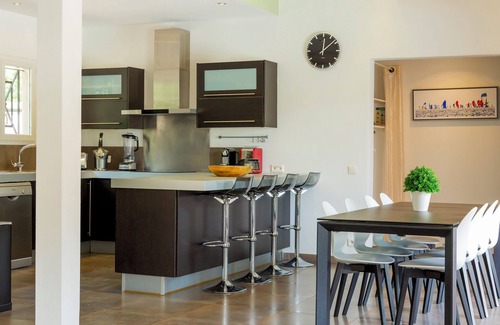 Arca Villa | Contemporary 160m² villa for 8 people with heated, secure swimming pool and Spa