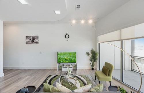 Cedars Apartment | Contemporary 2BR I Gym I Parking I Workspace