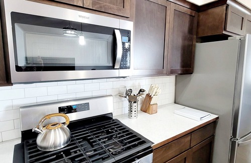 Spokane House | Contemporary Business Luxury, Professional travelers, Accessible, Fast Wi-Fi