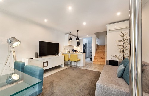 Se Ski Chalet | Contemporary Charm in the Algarve